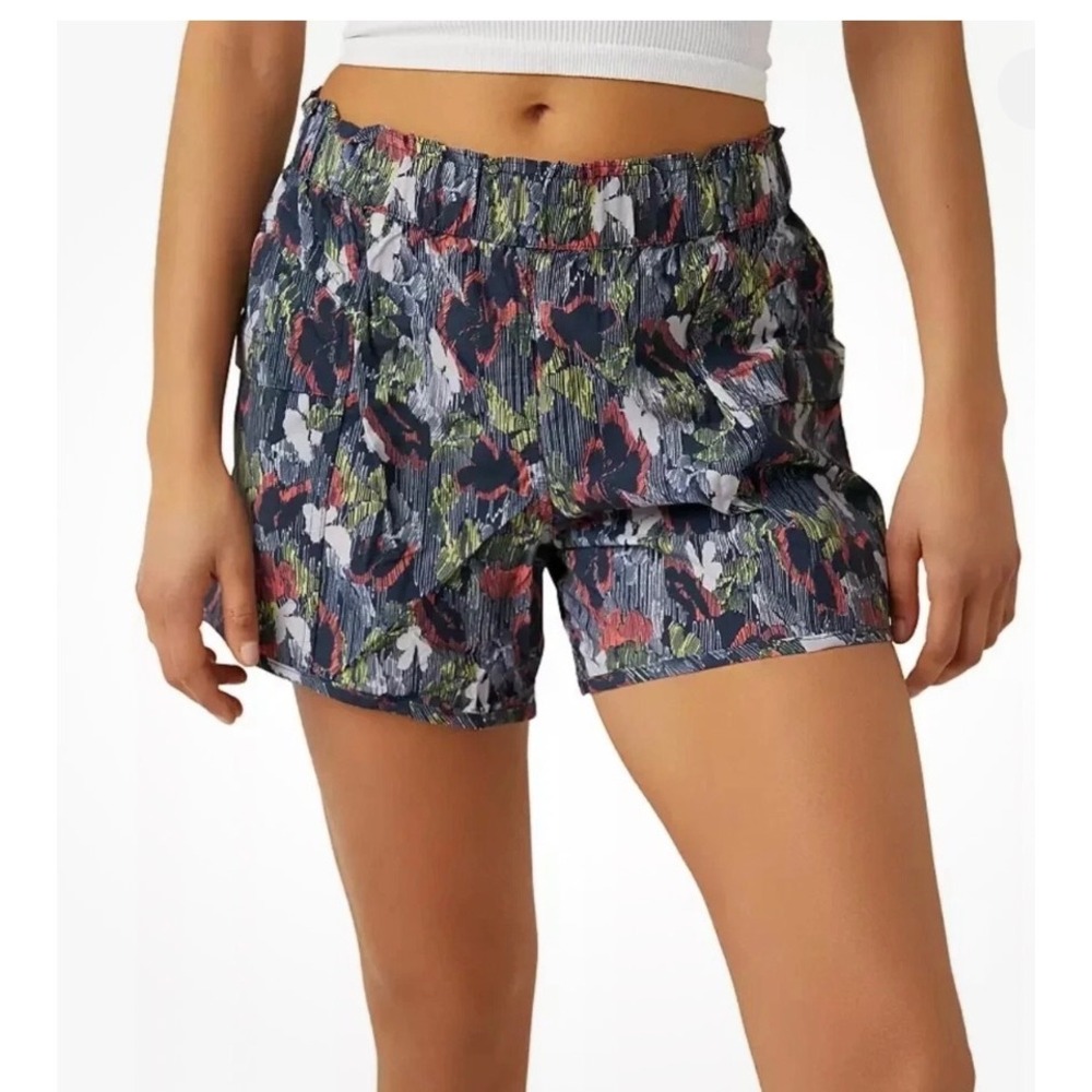 FP Movement Free People In the Wild Printed Shorts NWOT New XS Black Patterned
